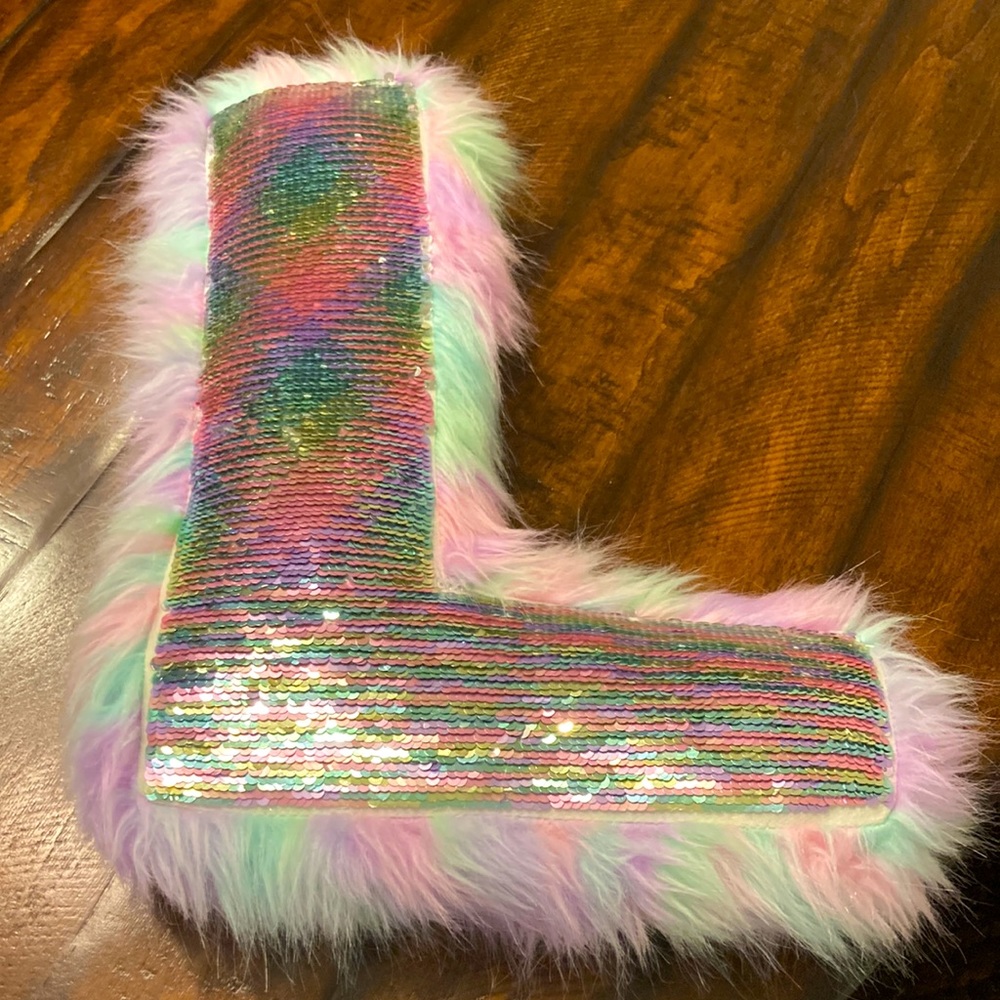 Justice letter L shaped sequin pillow